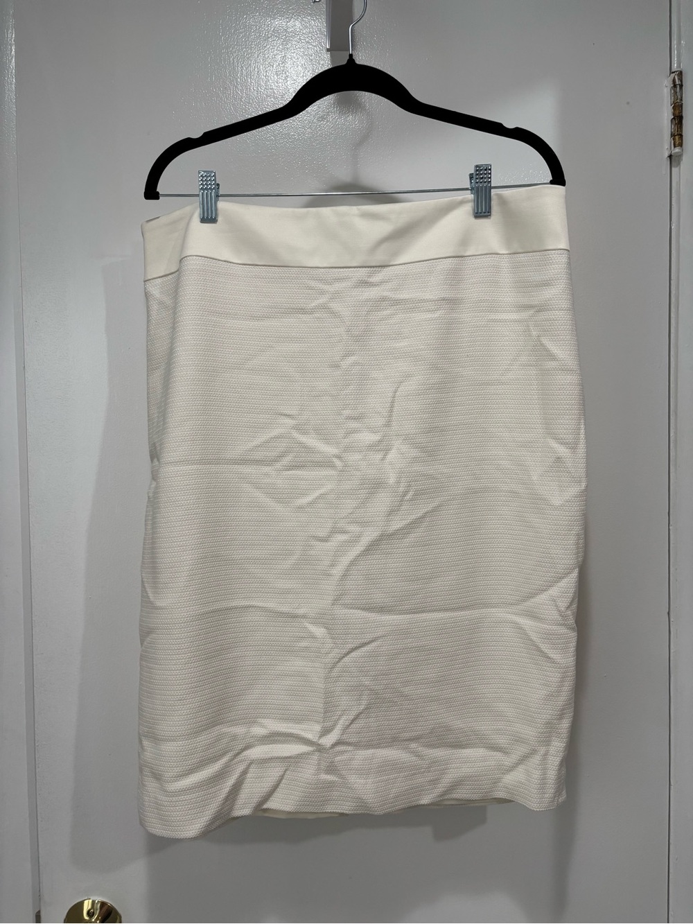 Ann Taylor Cream Textured Pencil Skirt Size 14
